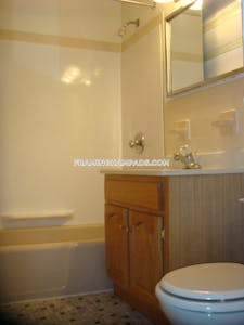 Framingham Apartment for rent 2 Bedrooms 1 Bath - $2,325