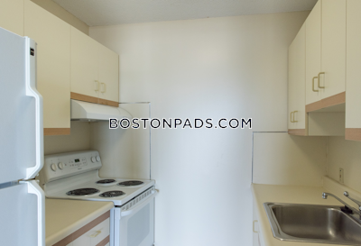 Brookline 1 Bed 1 Bath BROOKLINE- BOSTON UNIVERSITY $2,775  Boston University - $2,740