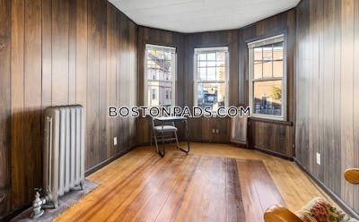 Medford 4 Bed 1 Bath MEDFORD  Tufts - $5,400 No Fee