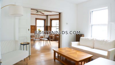Brookline Spacious and Modern 7 Bed 3 Bath BROOKLINE- BOSTON UNIVERSITY $11,500  Boston University - $9,900