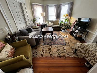 Somerville 3 Beds 1 Bath  Tufts - $3,300