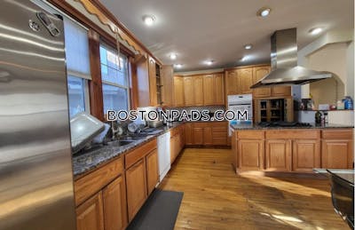Brookline 5 Beds 3 Baths  Coolidge Corner - $7,700 No Fee