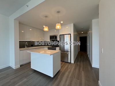 West End 1 Bed 1 Bath + Den Boston - $7,747