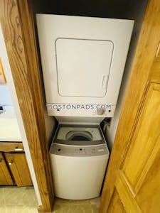 Somerville 6 Bed 2 Bath SOMERVILLE  Tufts - $9,000