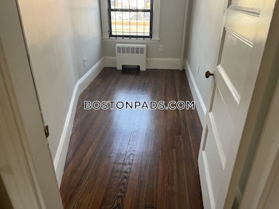Brookline 2 Bed 1 Bath BROOKLINE  Beaconsfield - $4,400