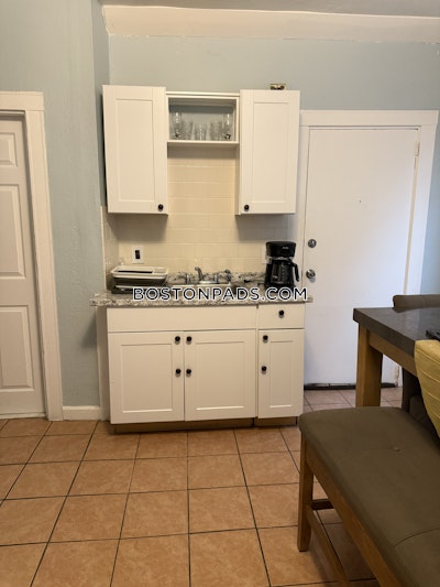 Fort Hill 3 Bed, 1 Bath Unit Boston - $3,300