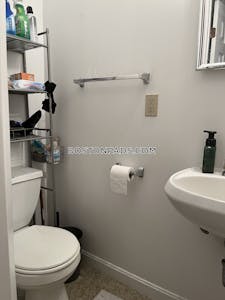 Brookline Quaint studio 1 Bath on Beacon St  Boston University - $2,095 No Fee