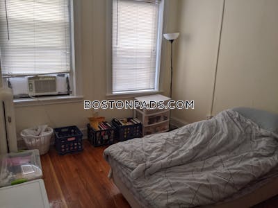 Brookline 1 Bed 1 Bath BROOKLINE- BROOKLINE VILLAGE $2,350 Brookline Village - $2,500