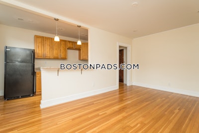 Somerville Studio Apartment in Winter Hill  Winter Hill - $2,250