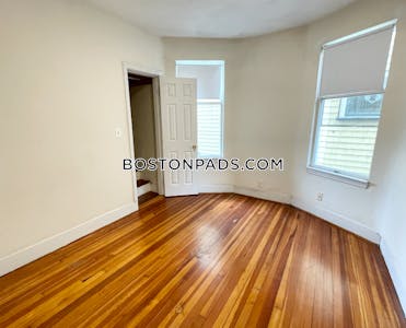 Dorchester SPACIOUS 3 bed 1 bath available NOW on Edison Green in Dorchester! Boston - $3,300