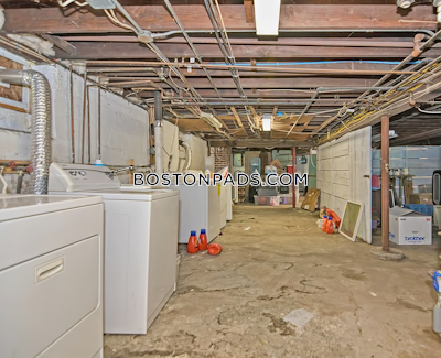 Newton 4 Beds 2 Baths  Newton Highlands - $5,000 No Fee