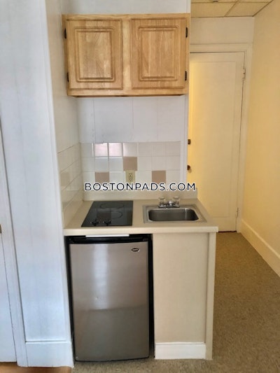 Back Bay Deal Alert! Studio 1 Bath apartment in Newbury St Boston - $2,045