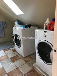 Medford 3 Beds 2 Baths  Tufts - $3,300