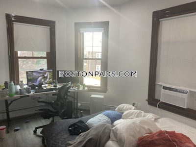 Medford 3 Beds 1 Bath  Tufts - $3,300