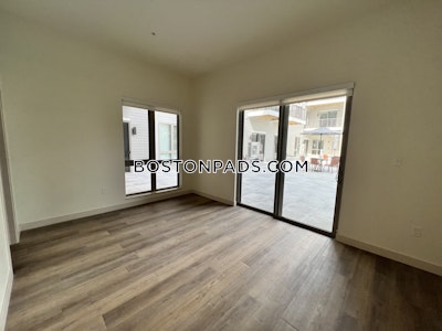 Newton Newly renovated Studio 1 bath available NOW on Los Angeles St in Newton!   Newtonville - $2,644