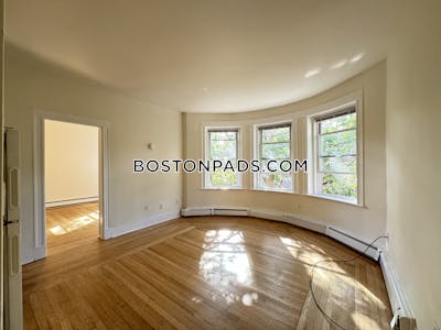Brookline 1 Bed 1 Bath BROOKLINE- WASHINGTON SQUARE $2,495  Washington Square - $2,495 No Fee