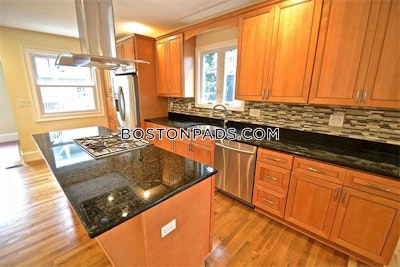 Somerville 2 Bed 2.5 Bath SOMERVILLE  Tufts - $6,400 No Fee