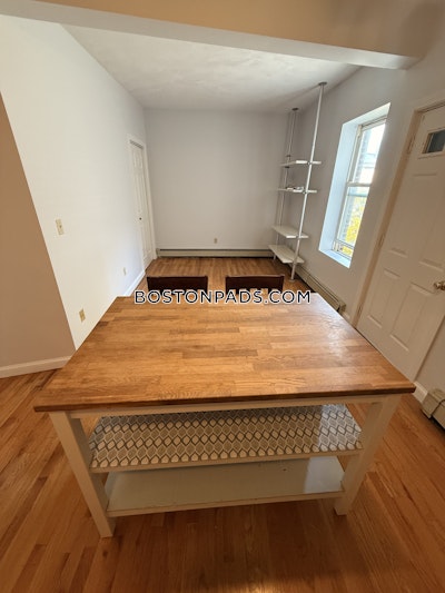 Cambridge 1 Bed 1 Bath CAMBRIDGE  Inman Square - $2,500 No Fee