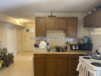 Medford 4 Bed 2 Bath MEDFORD  Tufts - $5,300