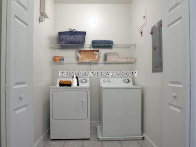 Newton 2 Bed 2 Bath NEWTON  Chestnut Hill - $4,455