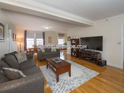 Brookline Apartment for rent 3 Bedrooms 1 Bath  Coolidge Corner - $4,815 No Fee