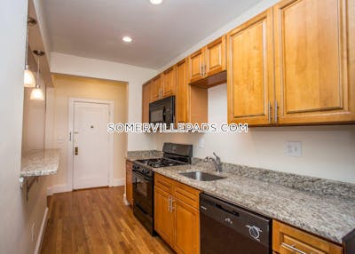 Somerville Studio 1 Bath  Winter Hill - $2,200 No Fee