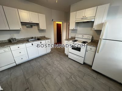 Somerville 3 Beds 1 Bath  Tufts - $4,500