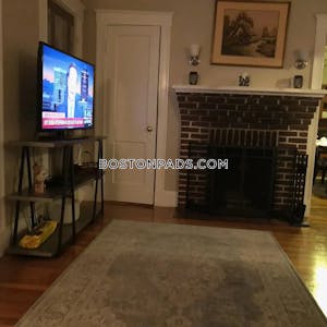 Quincy Bright and Spacious 2 Bed 1 Bath in Quincy  Quincy Center - $3,000