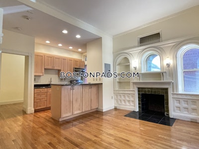 Back Bay 1 bed 1 bath on Commonwealth Ave Boston - $3,900
