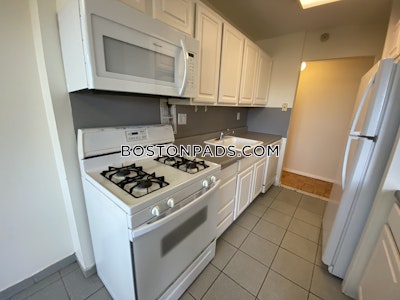 Brookline 3 Beds 1.5 Baths  Boston University - $5,300 No Fee